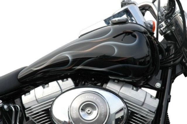 softail stretched tank